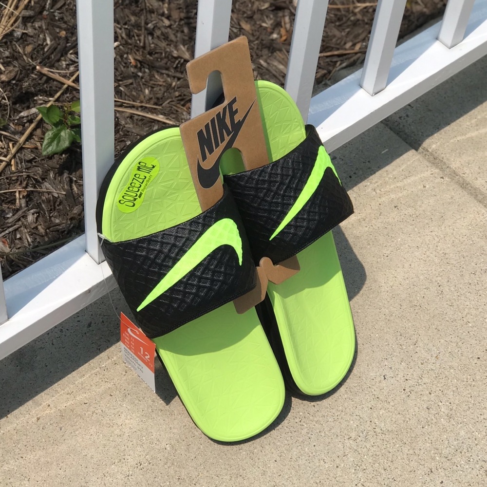 Last 5 Star rated NWT Nike Solarsoft 2 Volt Slides - Picture 2 of 8